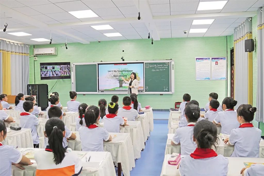 城關(guān)二小與中池小學(xué)、曾溪小學(xué)開展互動課堂.jpg
