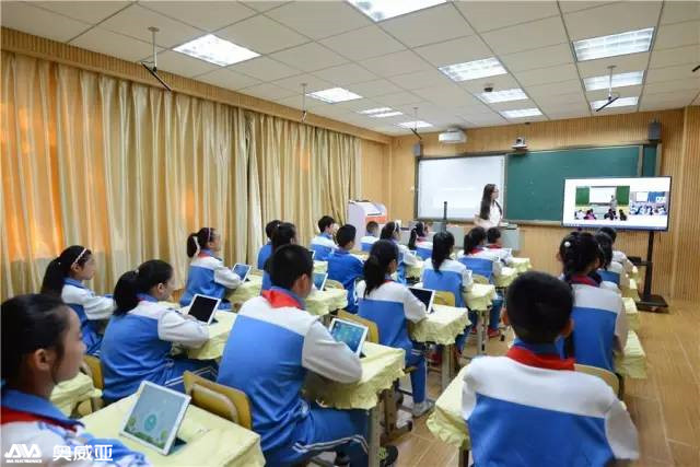 遠程互動+iPad教學，這可能是今年最好玩的黨課
