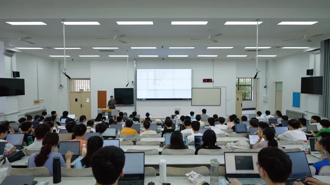 智慧教室解鎖課堂新模式，山東大學(xué)引領(lǐng)教育數(shù)字化潮流